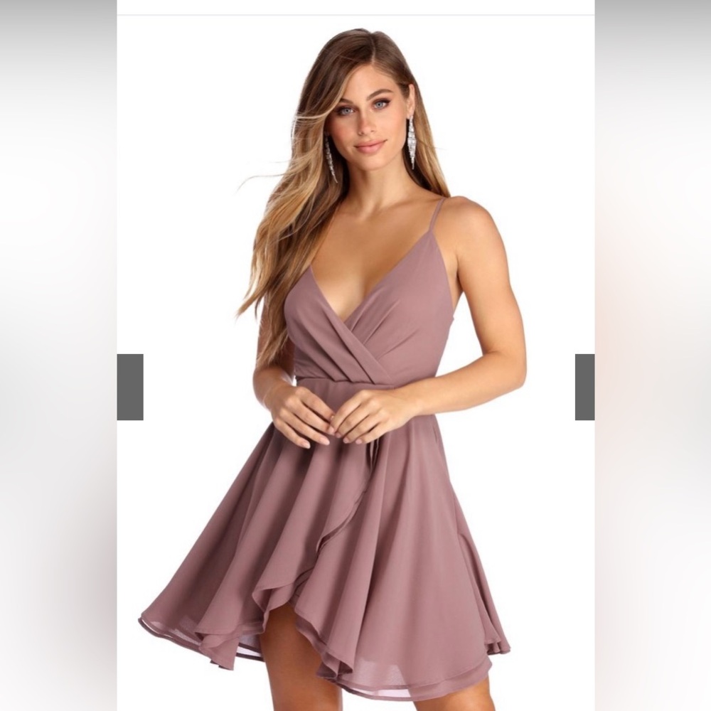 BNWT Windsor Dusty Pink Mini Dress Small